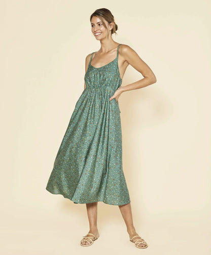 JADE CARNATION